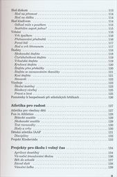 Sk&aacute;čeme, běh&aacute;me a hrajeme si na hřišti i pod střechou